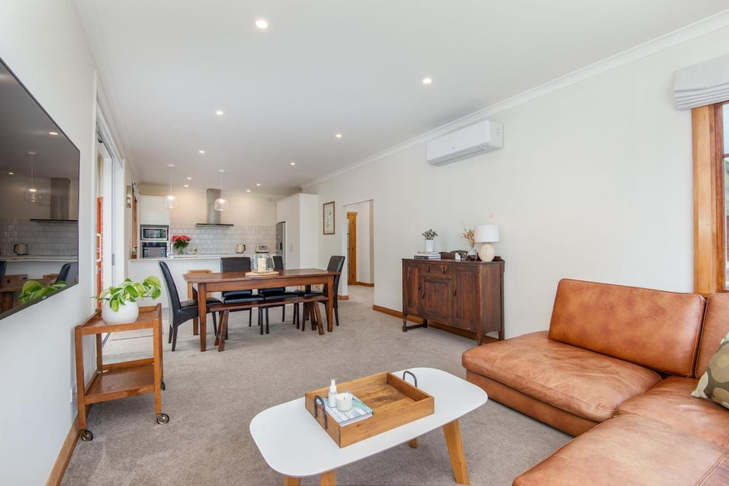 Stunning Family Home In Andersons Bay Dunedin Dış mekan fotoğraf